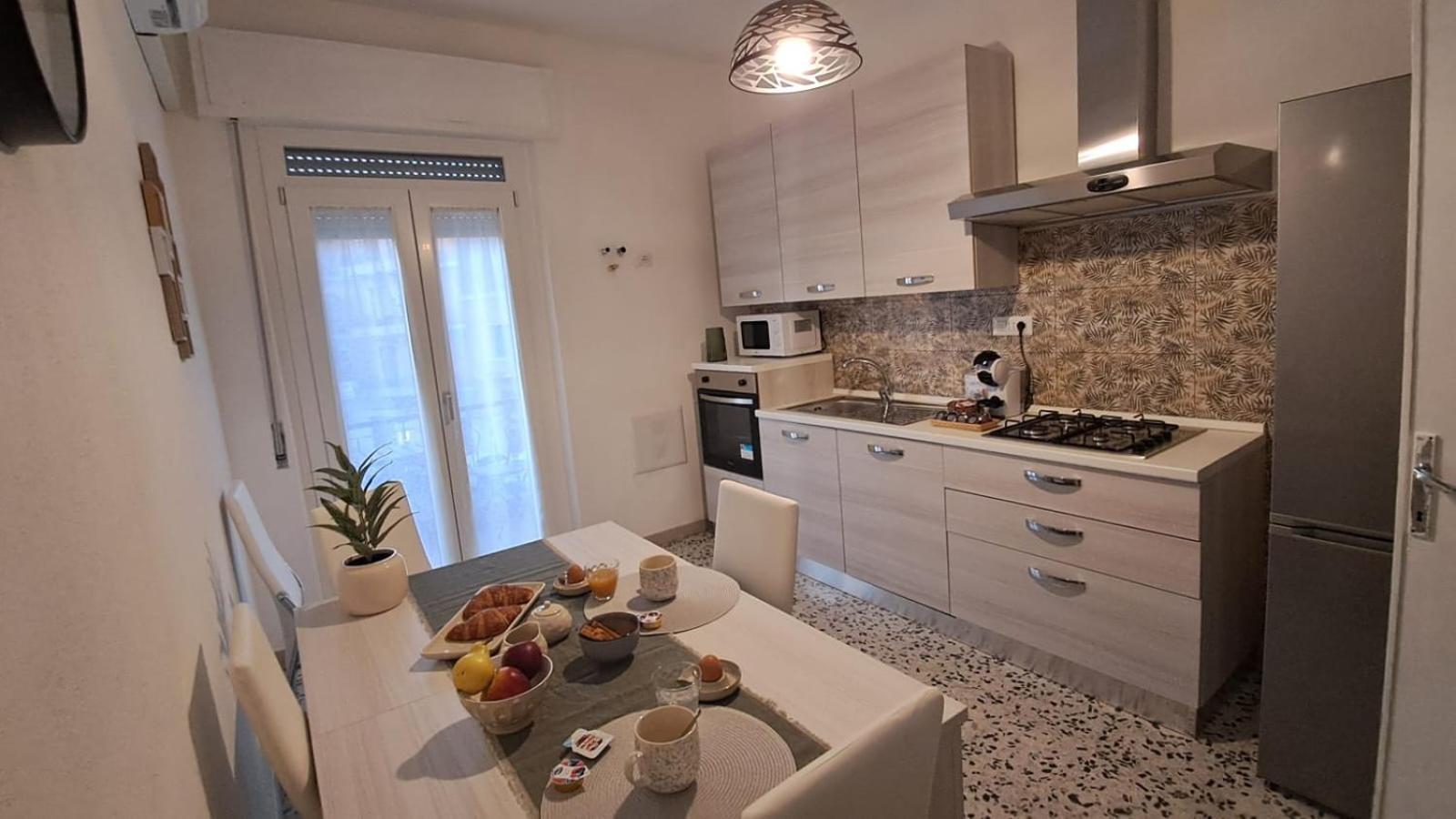 Giomari House Apartment Cagliari Bagian luar foto